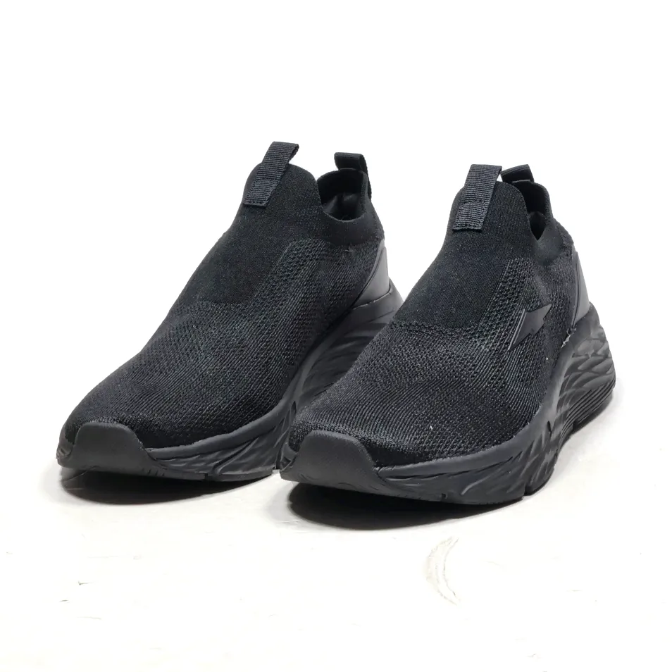 Avia Athletic Low-Top Sneakers Fabric Black Colour For Men