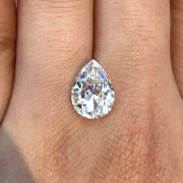 Harro Gem Antique Pear Moissanite