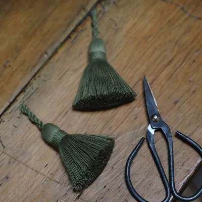 Olive Key/Cushion Tassel