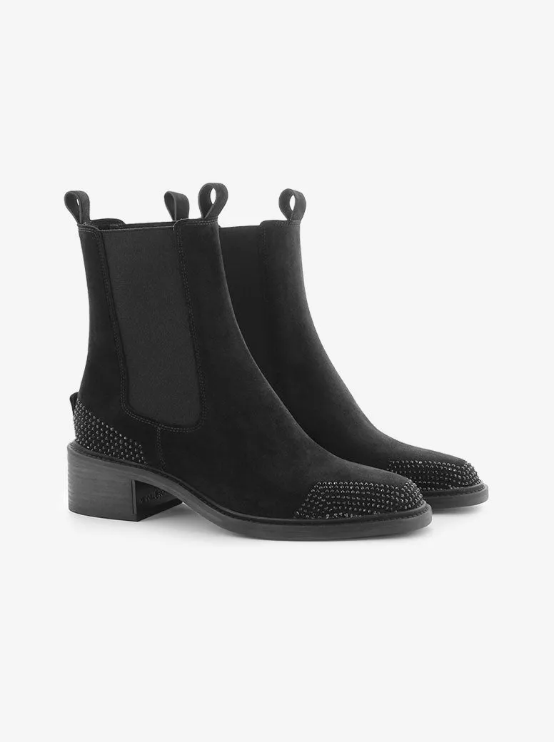 Suite black