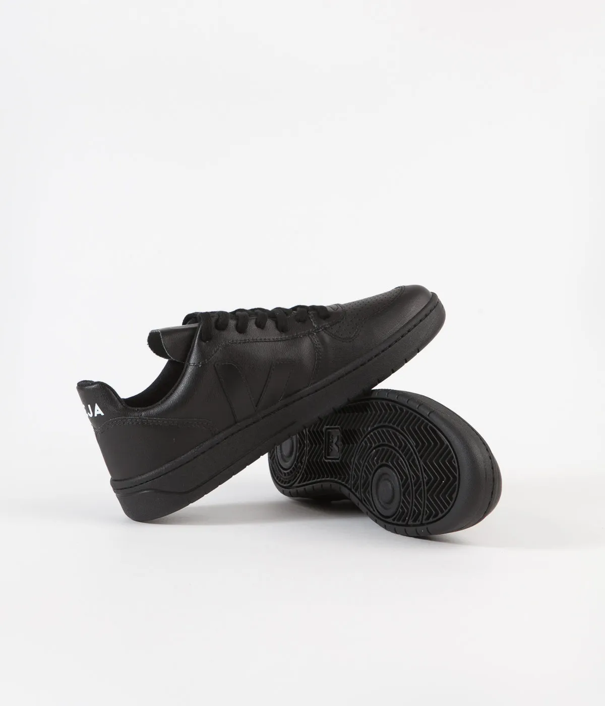Veja V-10 CWL Shoes - Black / Black Sole