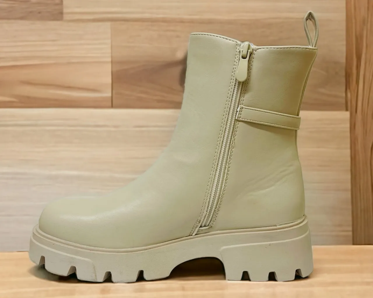 Women's Faux Leather Zip Chelsea Boots